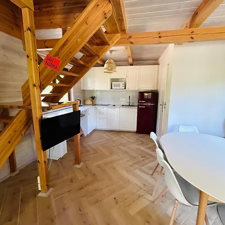 Lesny Rotembark Z Prywatnym Jacuzzi Semesterbostad *