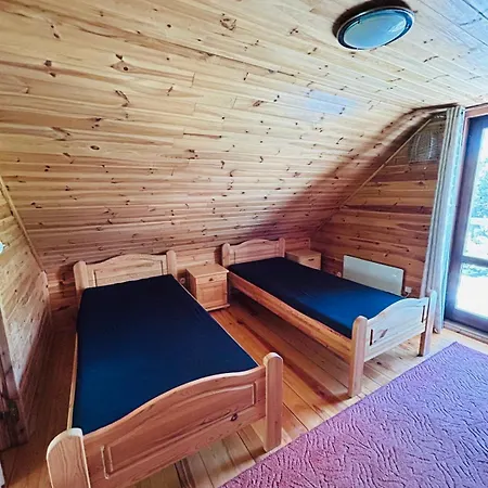 Semesterbostad Lesny Rotembark Z Prywatnym Jacuzzi